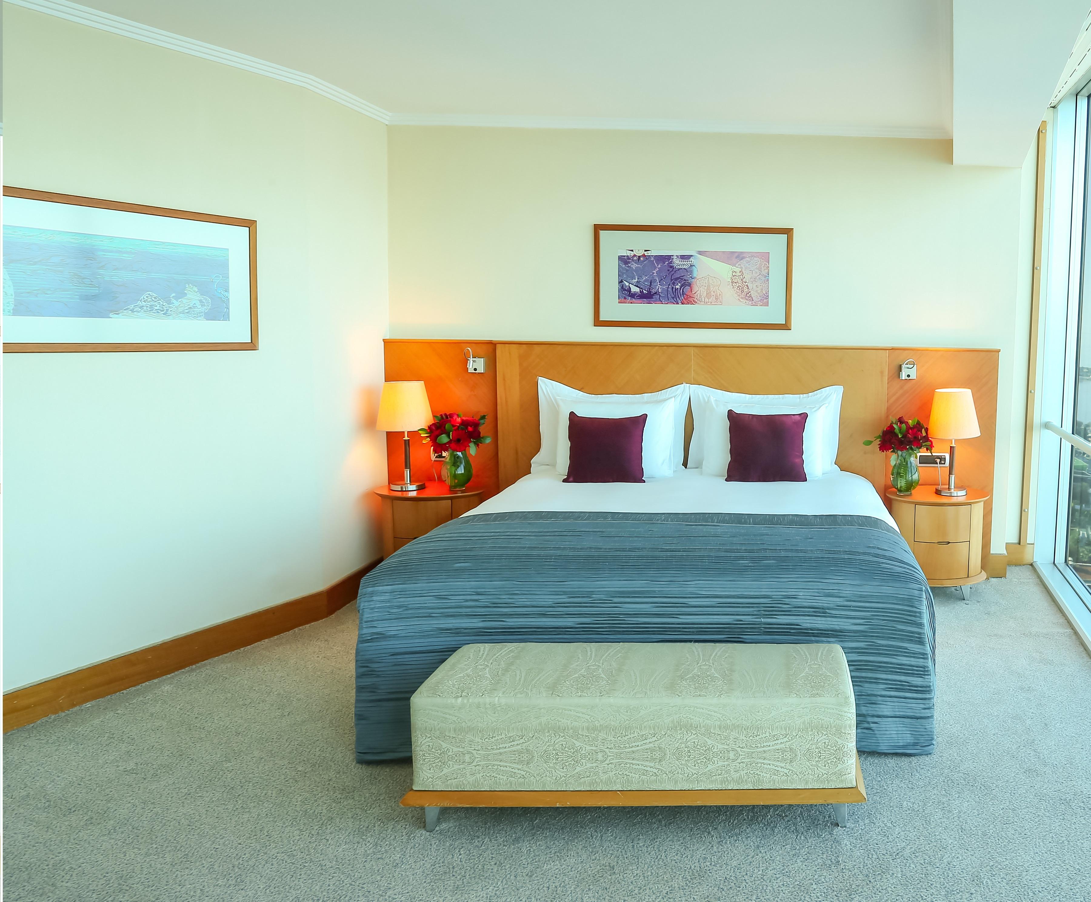 윈덤 그랜드 이즈미르 오즈딜렉 호텔 외부 사진 A bedroom in the Emirates Executive Suite
