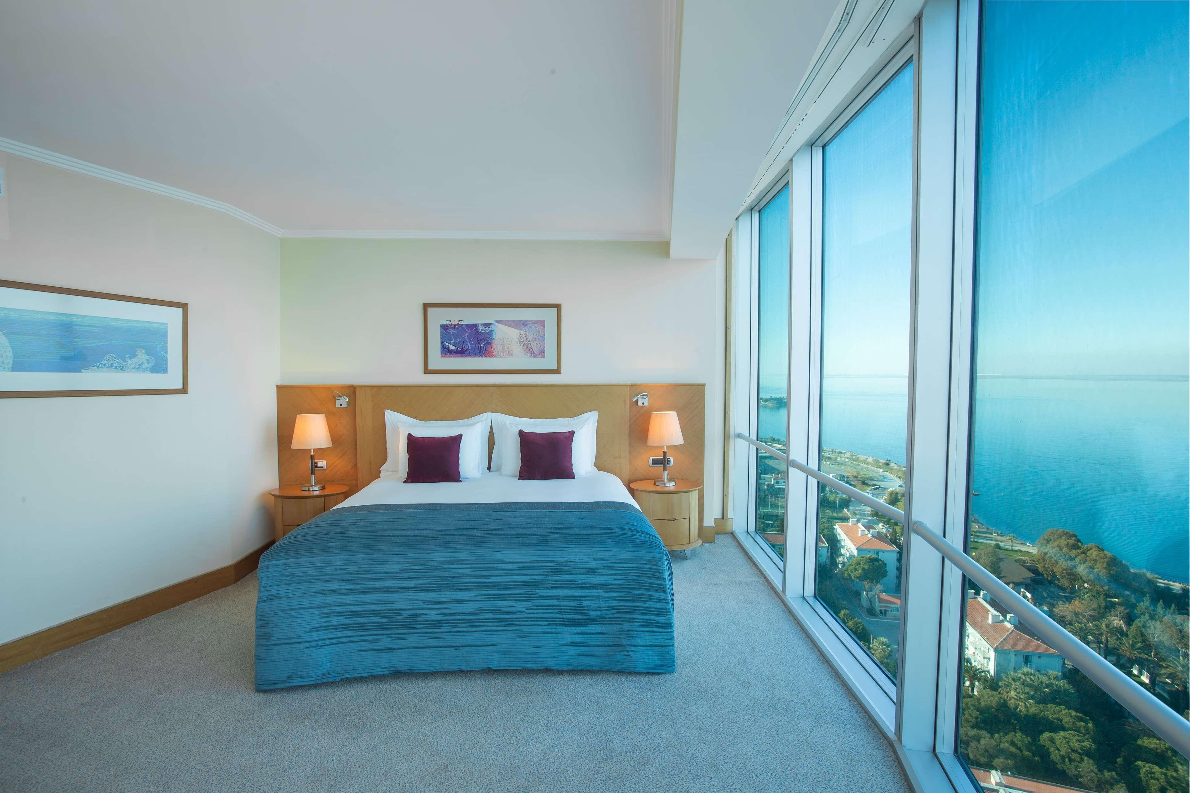 윈덤 그랜드 이즈미르 오즈딜렉 호텔 외부 사진 A bedroom at the InterContinental