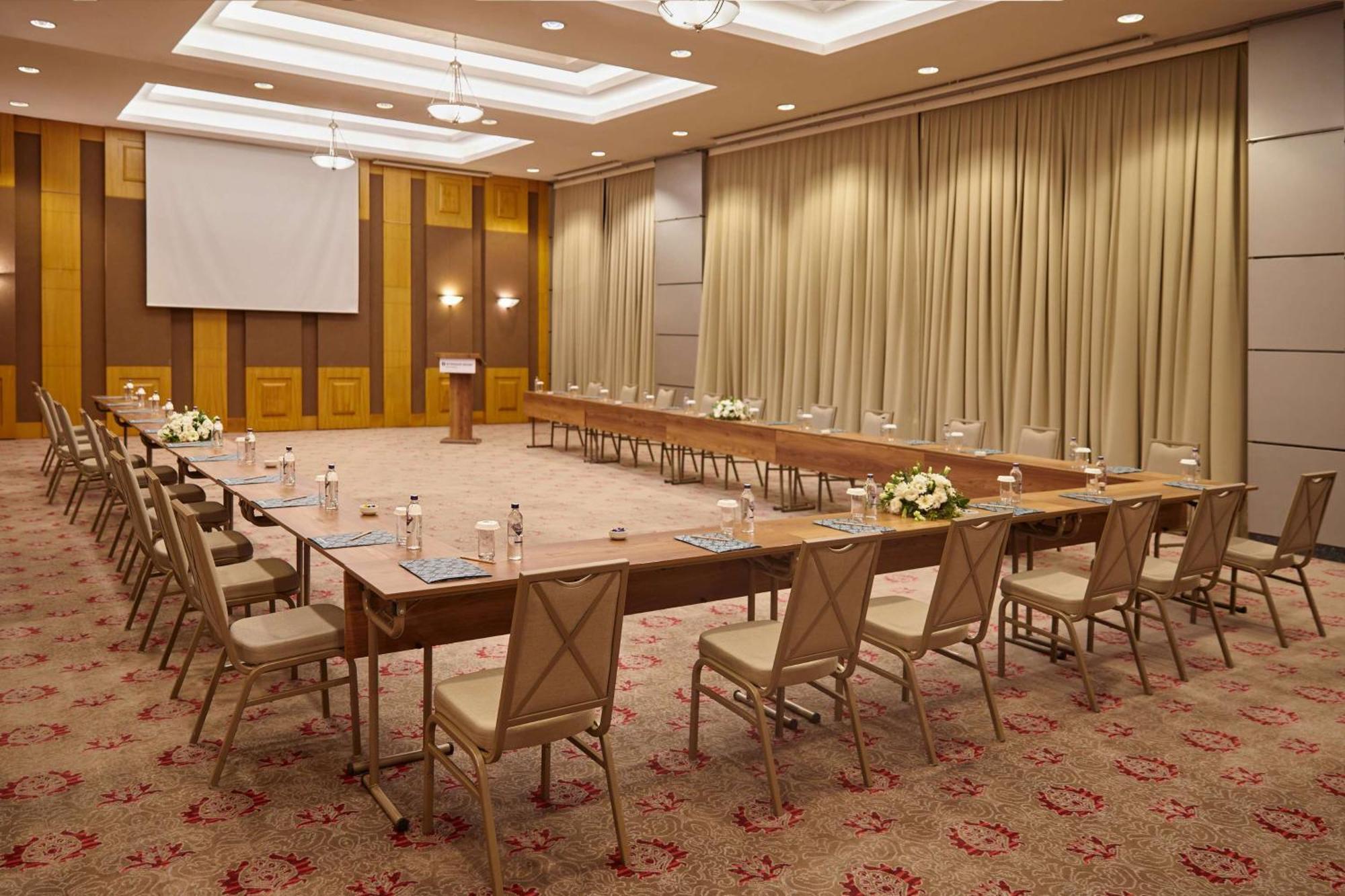 윈덤 그랜드 이즈미르 오즈딜렉 호텔 외부 사진 Meeting room