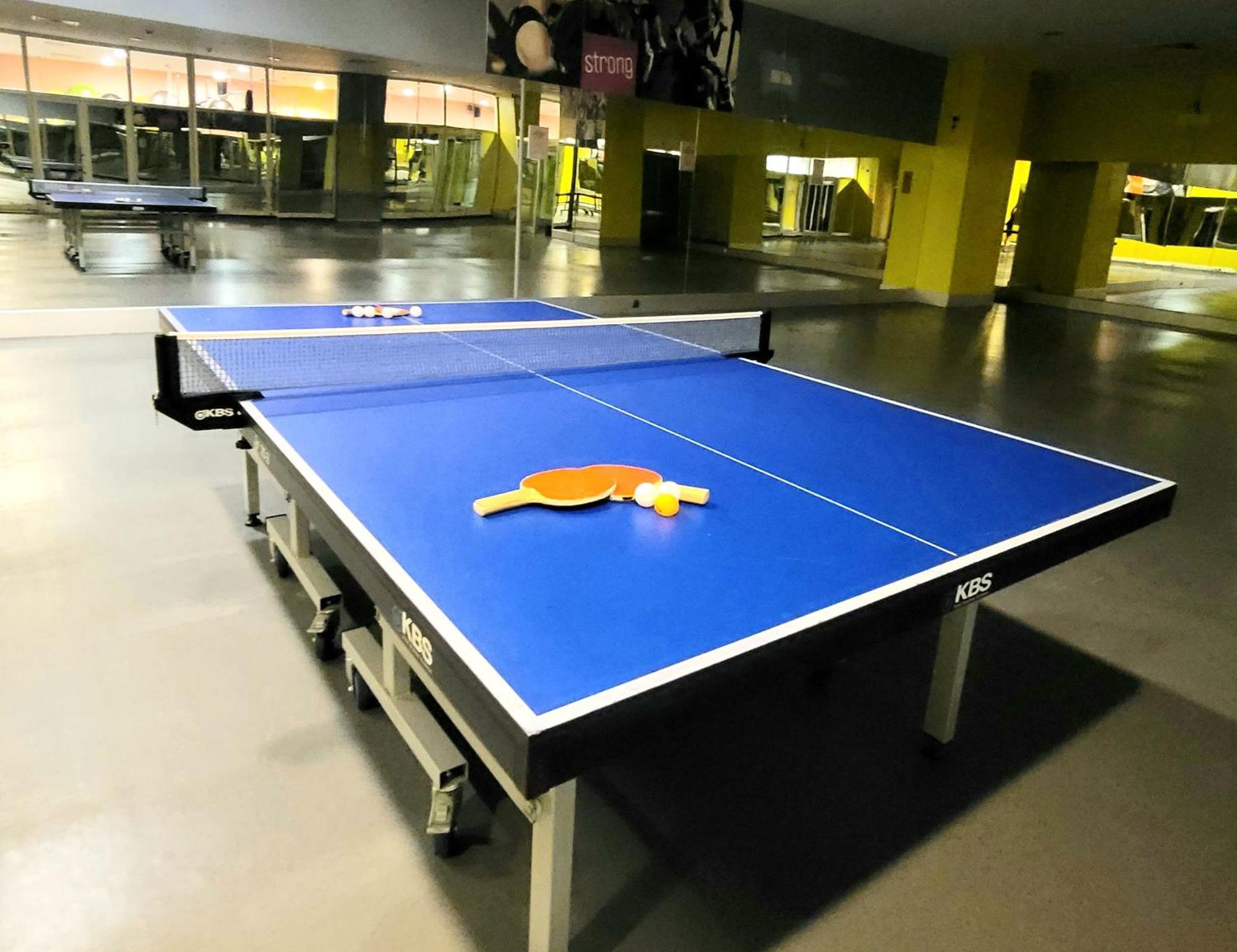 윈덤 그랜드 이즈미르 오즈딜렉 호텔 외부 사진 Table tennis table